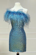 Robe de bal moulante à paillettes scintillantes et plumes