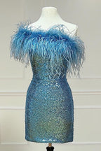 Robe de bal moulante à paillettes scintillantes et plumes