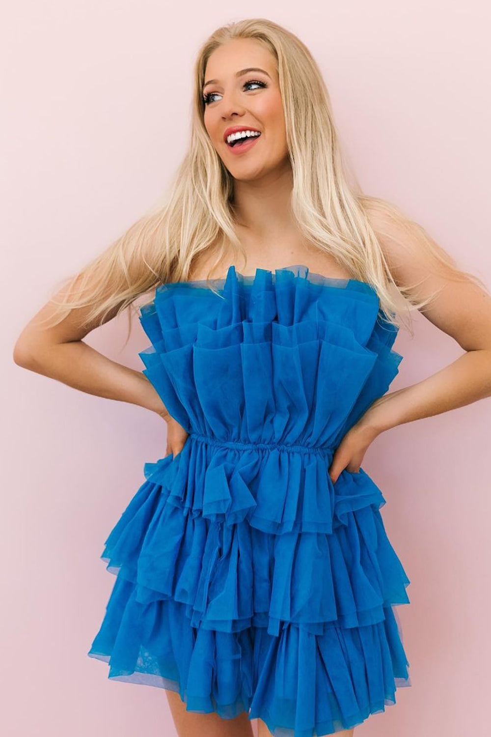 Hailey | Robe courte bustier trapèze pour le bal de promo