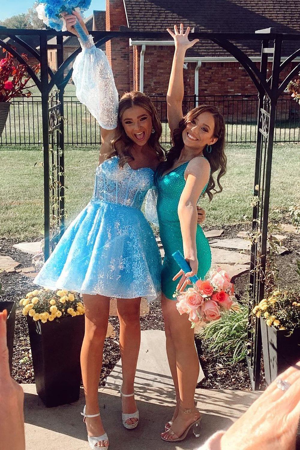 Vestido de fiesta de línea A con escote corazón, corsé y mangas