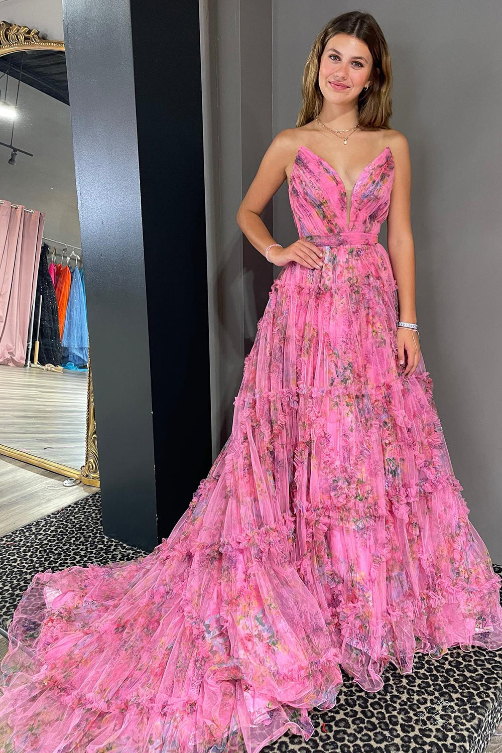 Vestido de fiesta de tul estampado floral con escote corazón y corte en A con abertura