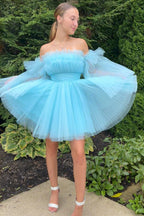 Vestido corto de fiesta de bienvenida, de corte A, sin tirantes, de tul negro, con volantes, admirablemente elegante.