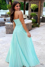 Robe de bal longue plissée trapèze à décolleté cœur et fente