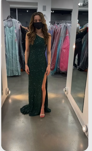 Robe de soirée fourreau/colonne verte à une épaule pailletée, élégante robe de cérémonie avec fente latérale Y509