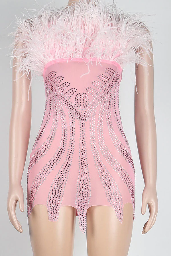 Vestido corto rosa con pedrería y falda esponjosa para niña, modelo Y781