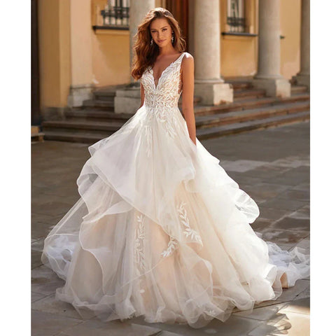Vestidos de novia 2023 estilo bohemio, corte A, escote en V, espalda descubierta plisada, botones. Vestidos de novia elegantes para mujer.