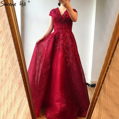 Wein Rot A-Line Spitze Sexy Abendkleider 2025 V-ausschnitt Ärmellose Handgemachte Blumen Formal Kleid Ruhigen Hill LA70508