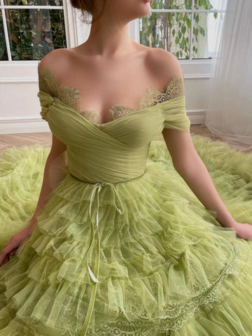 Robe de bal en tulle à épaules dénudées, coupe trapèze