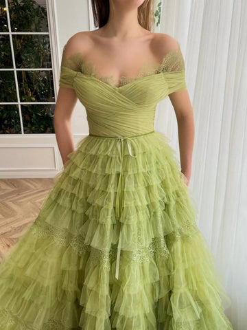 Robe de bal en tulle à épaules dénudées, coupe trapèze