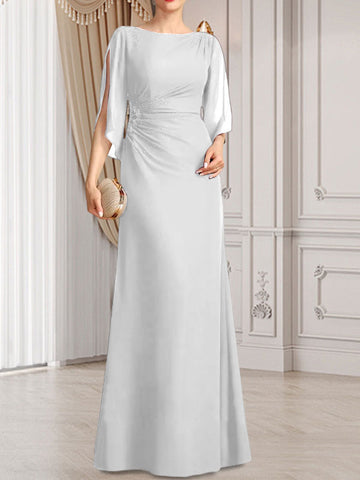 Robe fourreau/colonne longue en mousseline pour la mère de la mariée, ornée de perles plissées.