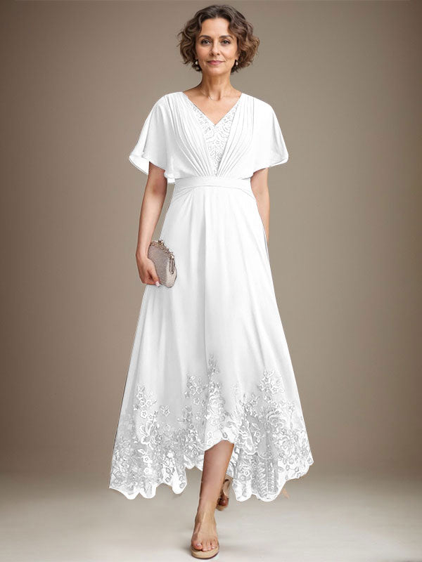 Robe de mère de la mariée asymétrique en mousseline de dentelle, coupe trapèze, col en V et plis