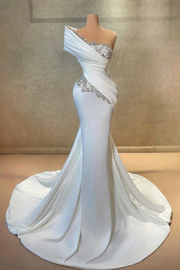 Vestido de fiesta blanco largo de sirena, con un solo hombro, encaje y satén, con cuentas.
