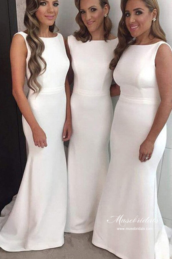 Vestidos de dama de honor blancos de satén con escote sirena, corte modesto y cola