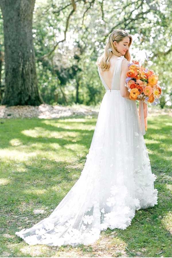 Baoleely White Tulle A-line V-neck Flowers Beach Wedding Dresses, Bridal Gowns, MW730