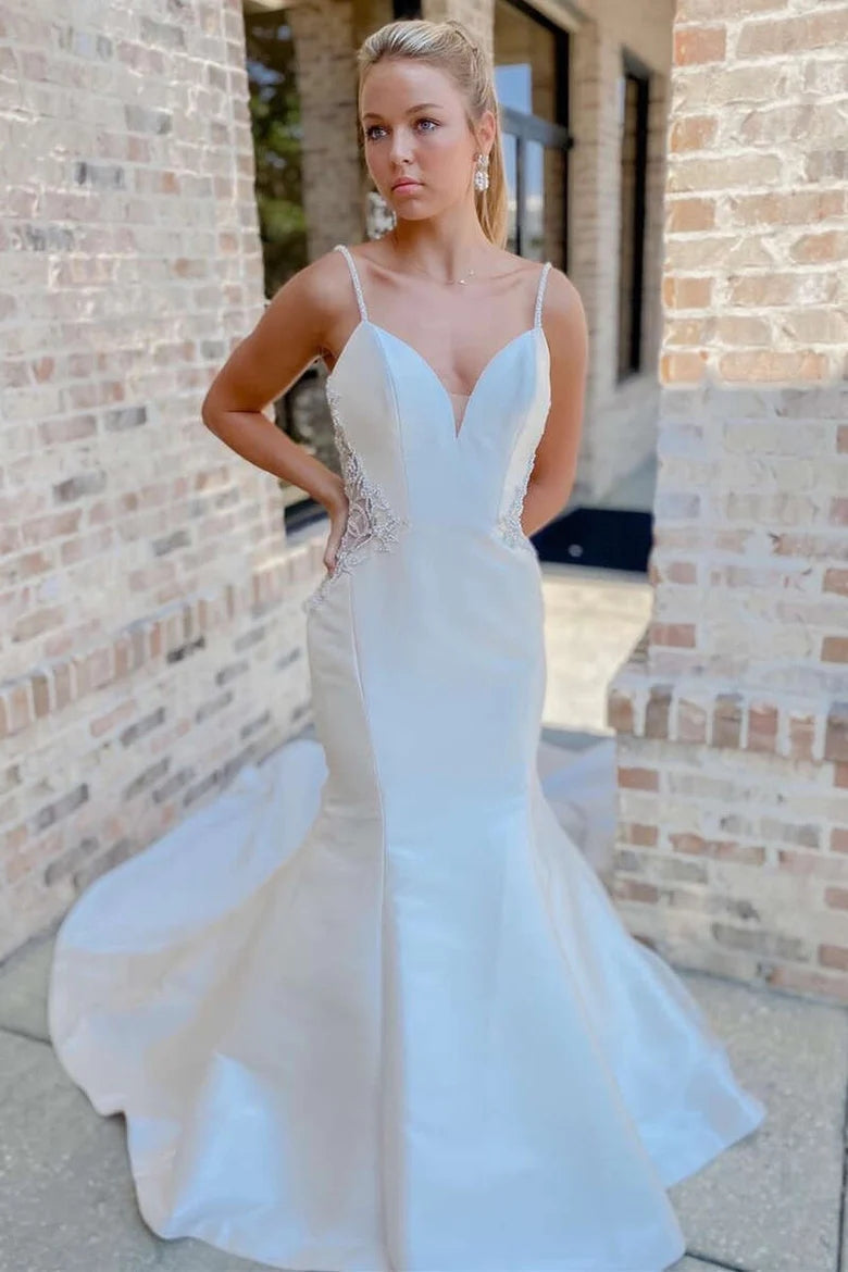Vestido de novia largo de corte sirena con escote en V y pedrería, blanco, modelo WD661