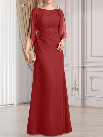 Robe fourreau/colonne longue en mousseline pour la mère de la mariée, ornée de perles plissées.