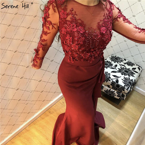 Vestidos de fiesta de sirena en satén rojo vino con escote redondo, 2025, con cuentas, flores hechas a mano, mangas largas, LA70244 