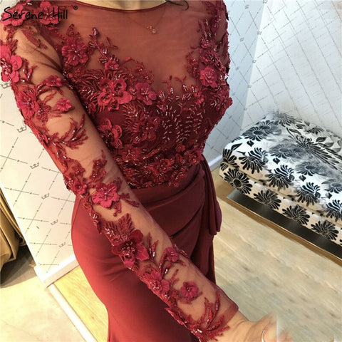 Vestidos de fiesta de sirena en satén rojo vino con escote redondo, 2025, con cuentas, flores hechas a mano, mangas largas, LA70244 