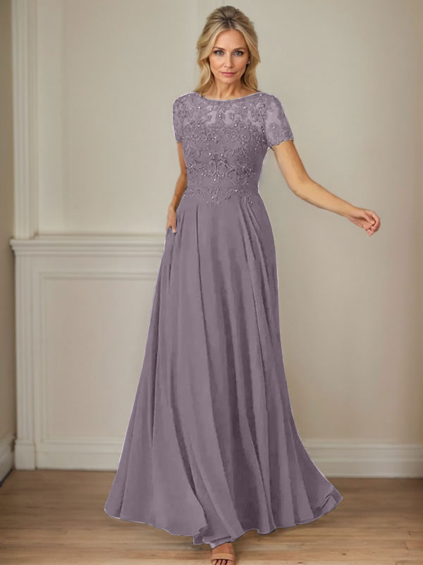 Robe en mousseline de soie bleu marine foncé, coupe trapèze, col bateau et sequins 