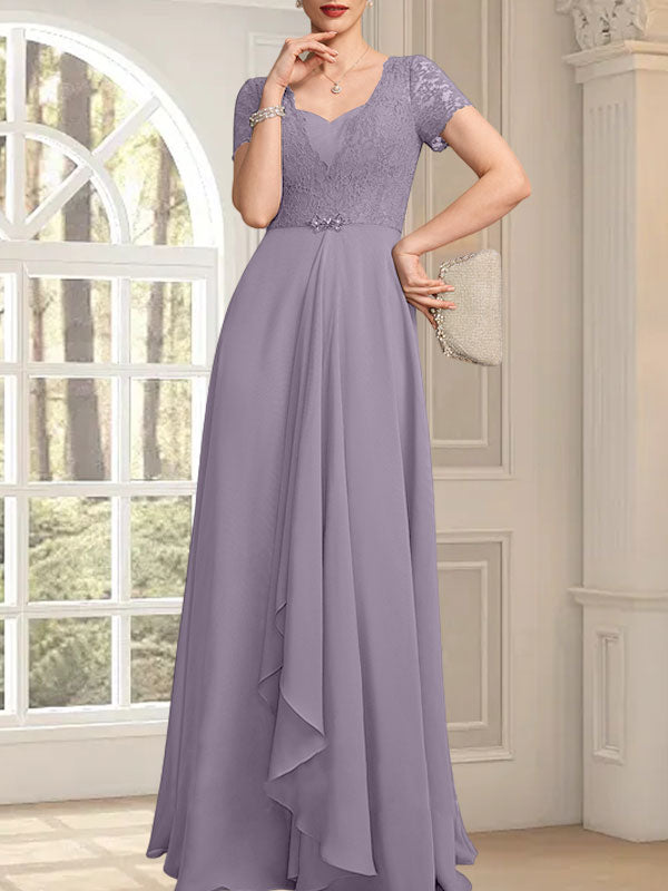 Vestido de corte A, escote corazón, largo hasta el suelo, de gasa, encaje, con cuentas y volantes en cascada para la madre de la novia.