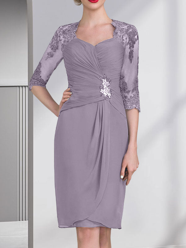 Vestido de corte recto/columna, escote corazón, largo hasta la rodilla, de gasa, con apliques de cuentas, encaje, lentejuelas y pliegues para la madre de la novia.