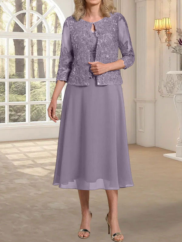 Vestido de novia de corte línea A, escote redondo, largo hasta la rodilla, de encaje y gasa con lentejuelas. 
