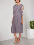 Robe de mère de la mariée en mousseline de dentelle brodée, coupe trapèze, longueur thé, col rond, ourlet arrondi, coupe mi-mollet, coupe A. 