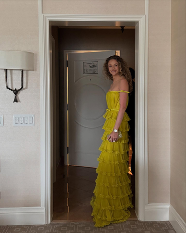 Vestido largo de ceremonia elegante para mujer, con hombros descubiertos, plisado y con capas. Vestido de noche hecho a medida Y5086