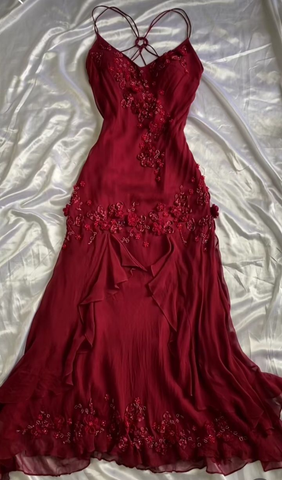 Vestido de fiesta largo de gasa con encantadores apliques rojos de cuentas Y7732