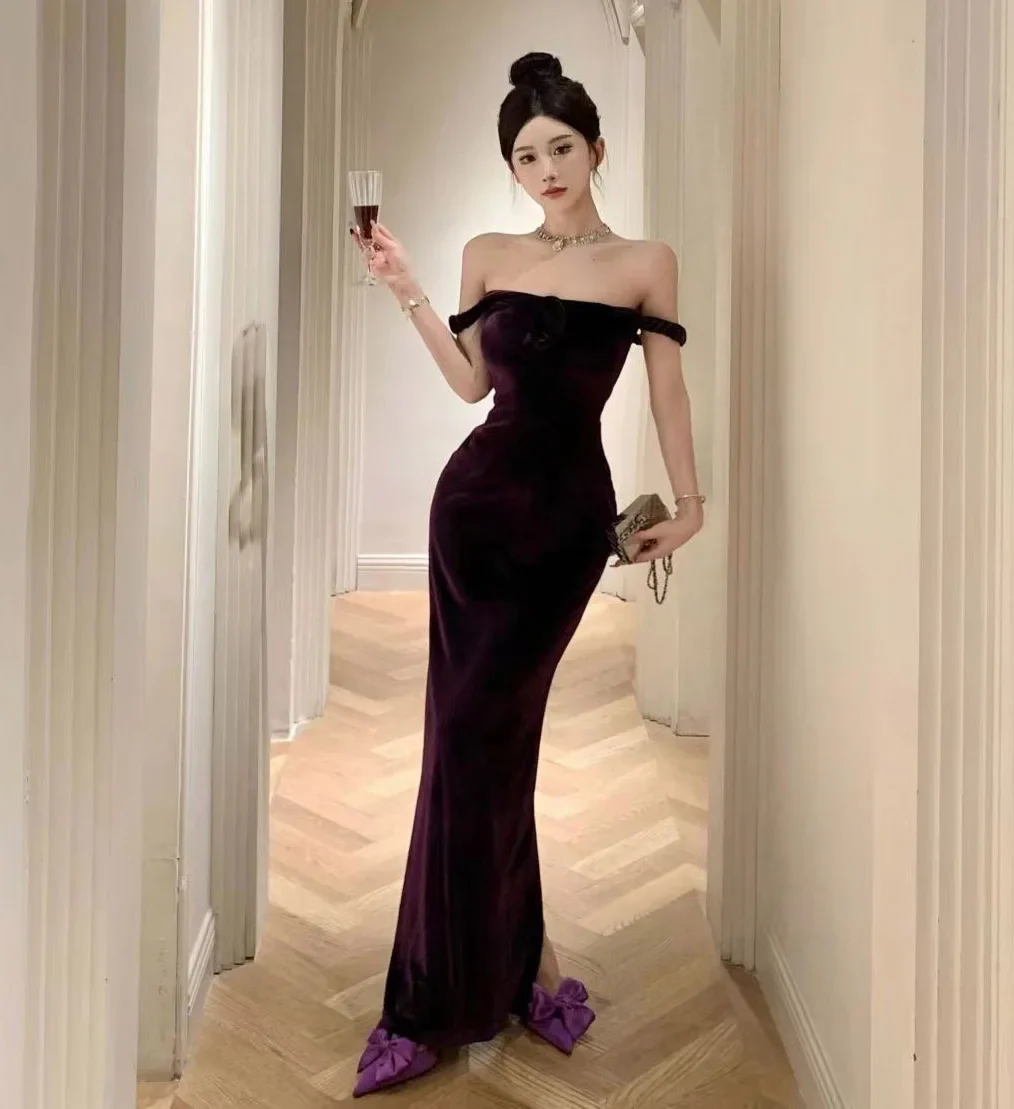 Robe de bal longue fourreau élégante en velours violet, épaules dénudées et fente, Y8131
