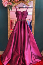 Vestido largo de fiesta de satén con tirantes y corte en A Y5016