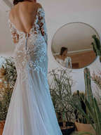 Robe de mariée blanche sirène longue Y101, décolleté illusion, manches longues, dos nu, taille naturelle, dentelle et traîne