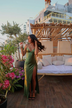 Vestido de fiesta verde sexy con tirantes finos y abertura larga Y7912
