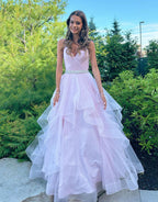 Vestido de fiesta de tul con volantes, escote en V y corte en A con cinturón