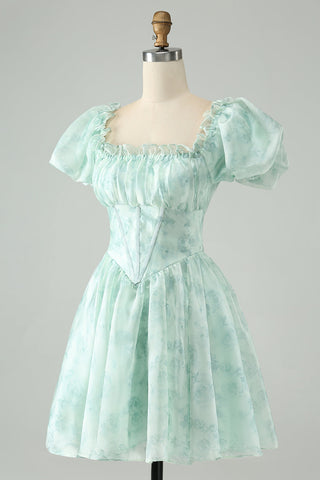 Robe courte de bal vert clair à col carré et imprimé floral, coupe trapèze et volants