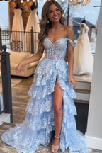 Vestido de graduación tipo corsé con hombros descubiertos y volantes de encaje