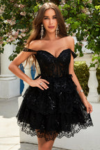 Robe de bal courte violette à épaules dénudées et corset en dentelle