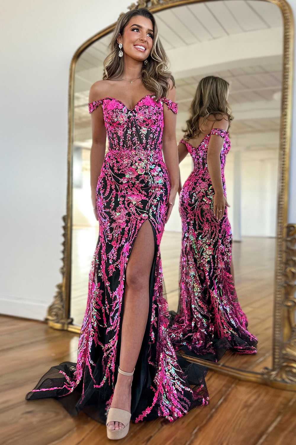 Vestido largo de fiesta de sirena con lentejuelas brillantes, hombros descubiertos y abertura.