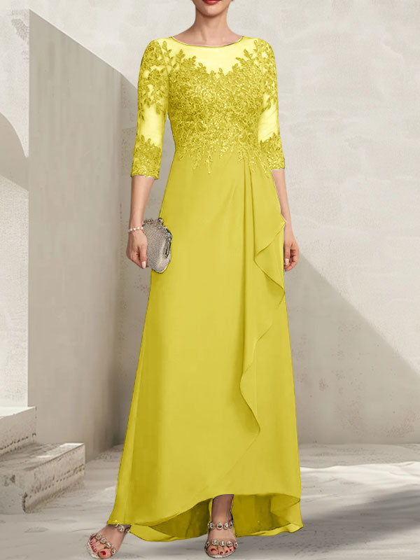 Vestido de madrina de la novia, corte asimétrico, escote ilusión, encaje y gasa, con lentejuelas y volantes en cascada.