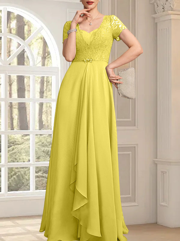 Vestido de corte A, escote corazón, largo hasta el suelo, de gasa, encaje, con cuentas y volantes en cascada para la madre de la novia.