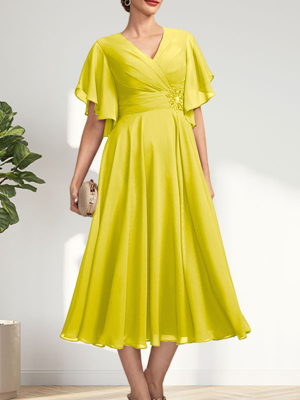 Vestido de corte A, escote en V, largo té, de gasa, para la madre de la novia, con plisados ​​y cuentas.