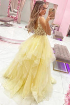 Vestidos largos de fiesta de tul en capas, corte en A, escote en V y apliques