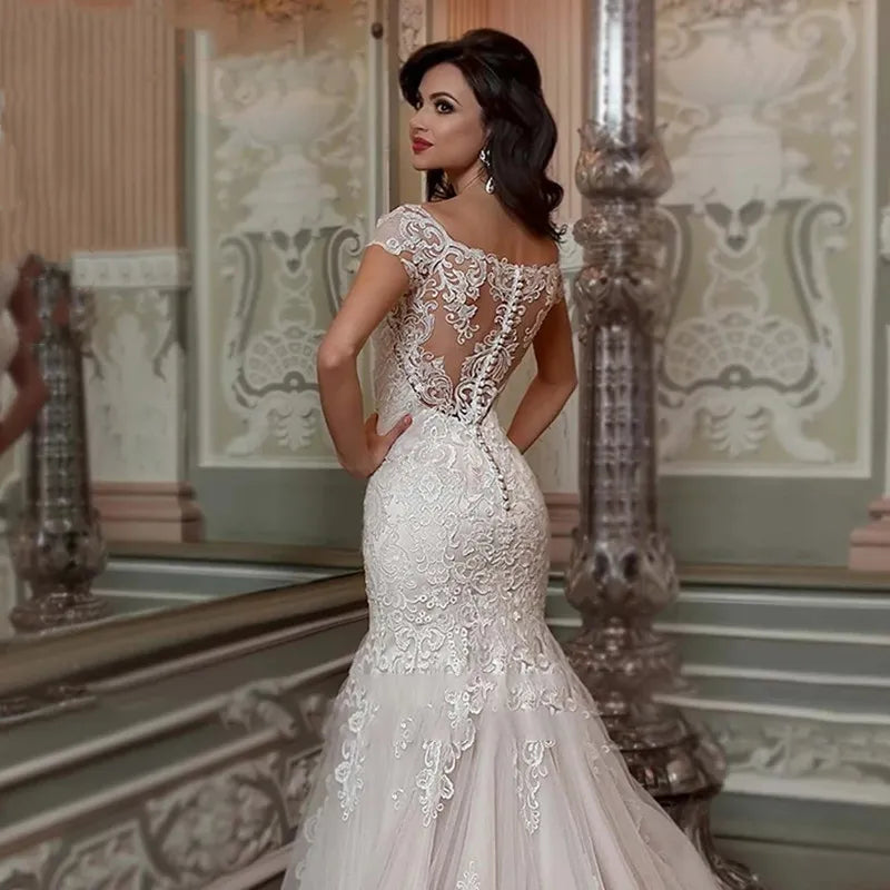Luxury Mermaid Wedding Dress Short Sleeves Lace Appliques Elegant Boat Neck Bride Gown Illusion Backless Button Train