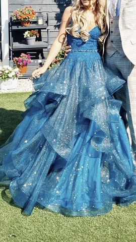 Vestido largo de fiesta azul brillante con escote en V, apliques de tul y lentejuelas, tirantes finos, modelo Y8051