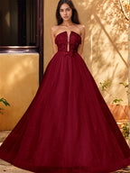 Vestido de gala de baile con escote pronunciado, encaje brillante y bordado de rosas en 3D