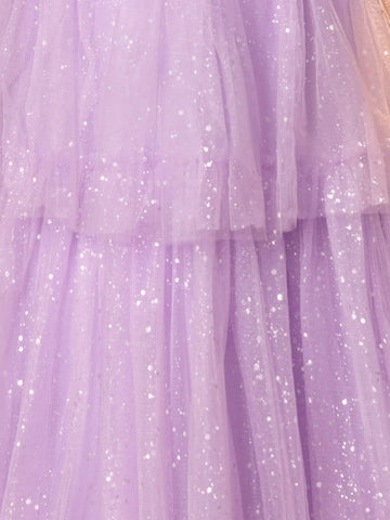 Robe de bal à épaules dénudées, broderie de dentelle scintillante et volants superposés