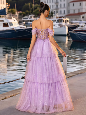 Robe de bal à épaules dénudées, broderie de dentelle scintillante et volants superposés