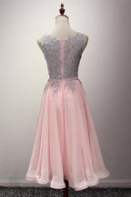 Vestido de fiesta de bienvenida de corte A con apliques, cintas y escote redondo hasta la rodilla PG145