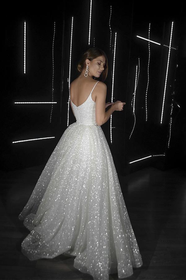 Vestido de novia playero corte A, espalda descubierta, escote en V, lentejuelas, color marfil WD294