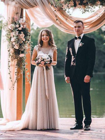 Vestido de novia largo de tul plateado, corte línea A y mangas casquillo, para boda en la playa WD323